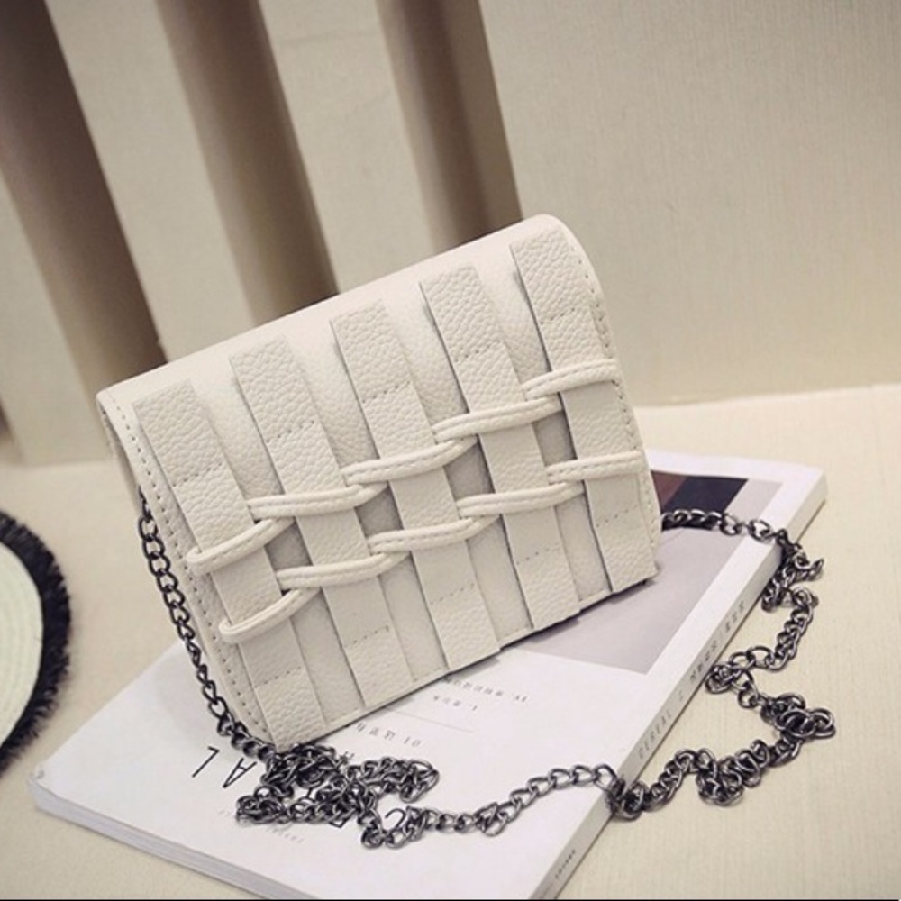 🆕 Warren Woven Crossbody Bag with Chain - Beige